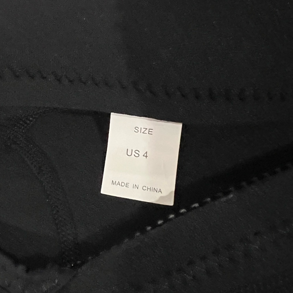 Aunua little boys short wetsuit in size 4 - Picture 6 of 7